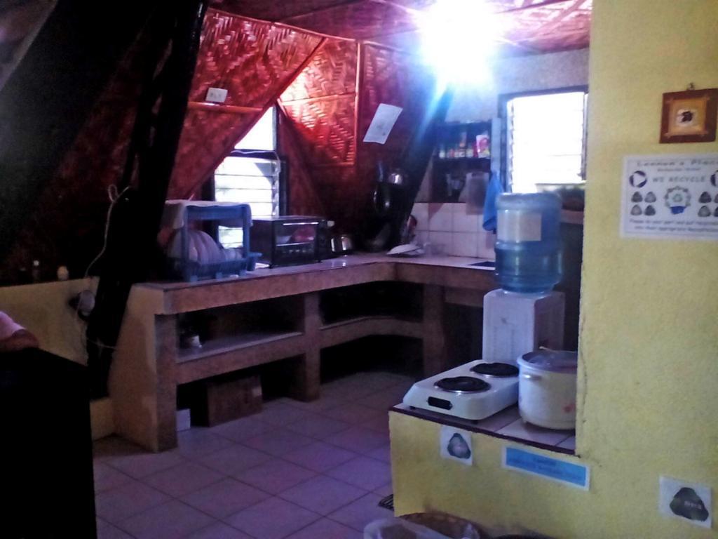 Lennon'S Place Backpacker Hostel Panglao Værelse billede