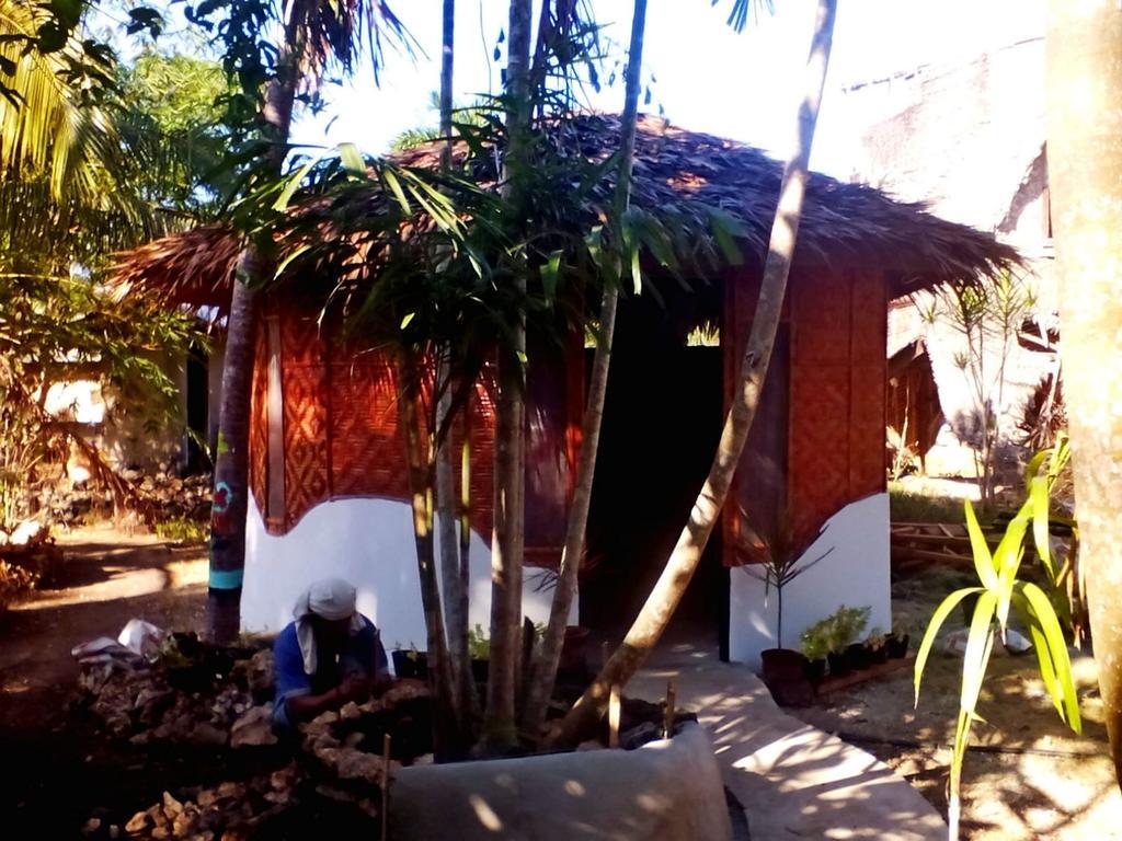 Lennon'S Place Backpacker Hostel Panglao Eksteriør billede