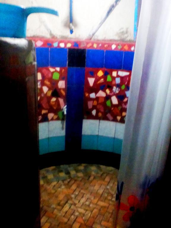 Lennon'S Place Backpacker Hostel Panglao Eksteriør billede
