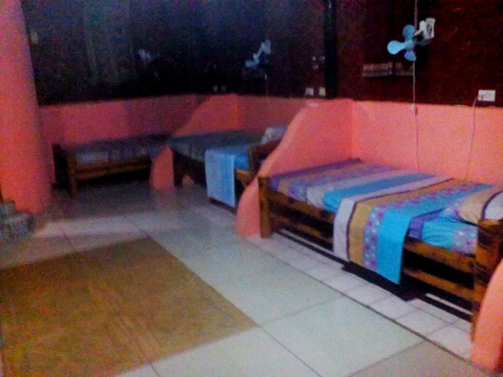 Lennon'S Place Backpacker Hostel Panglao Eksteriør billede