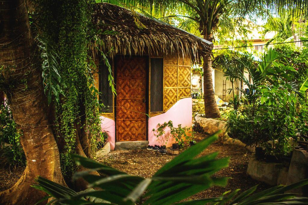 Lennon'S Place Backpacker Hostel Panglao Eksteriør billede