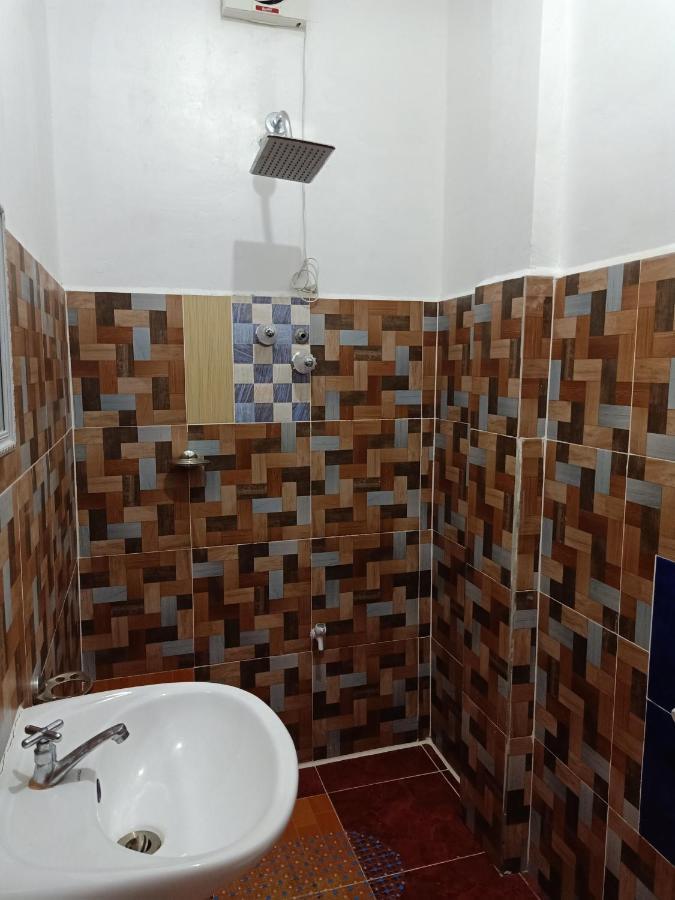 Lennon'S Place Backpacker Hostel Panglao Eksteriør billede